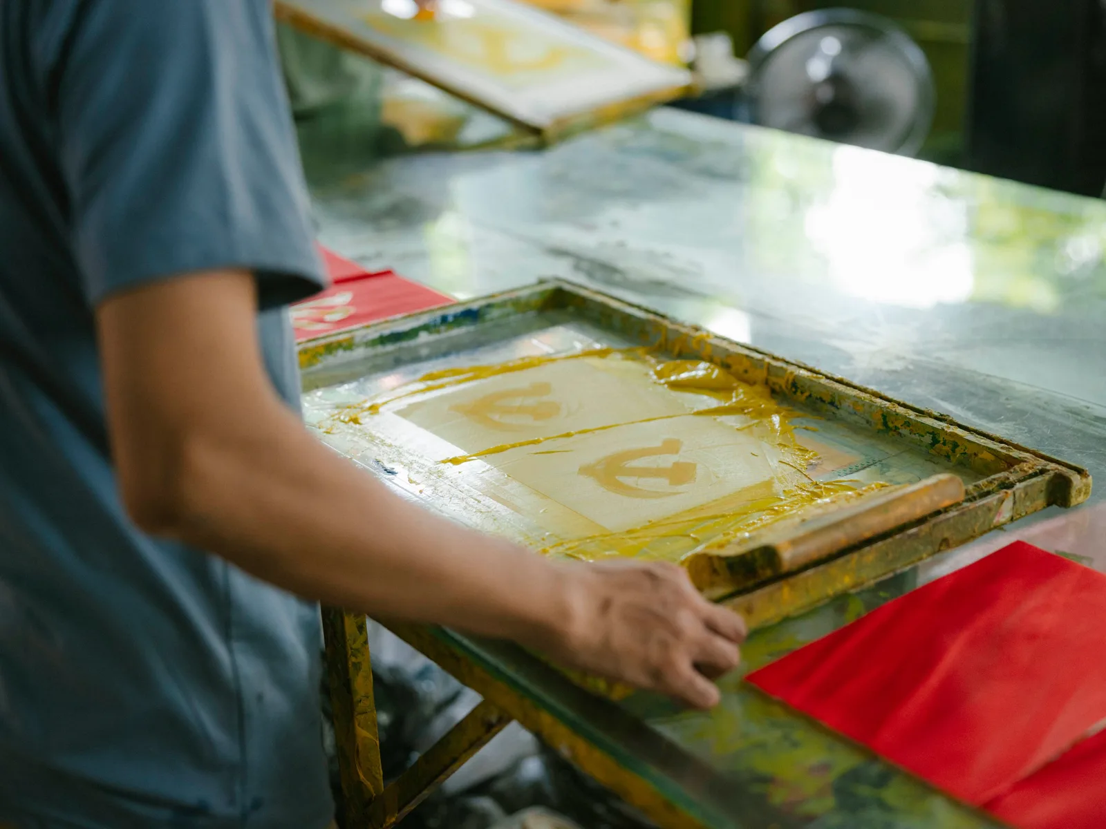 Préparation d’un marquage textile dans un atelier
